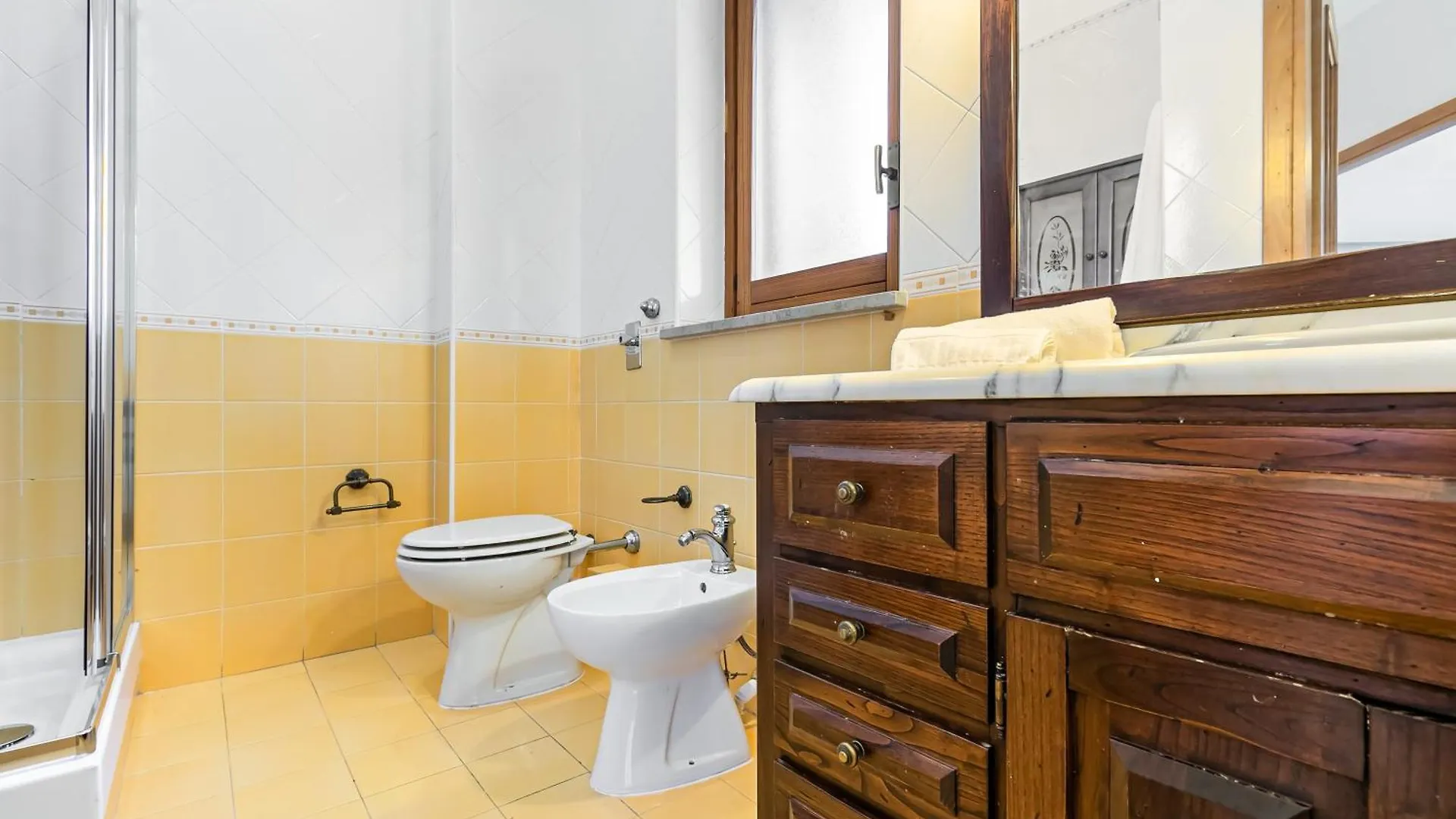 Palazzo Reale & Piazza Indipendenza Roomy Flat Palermo