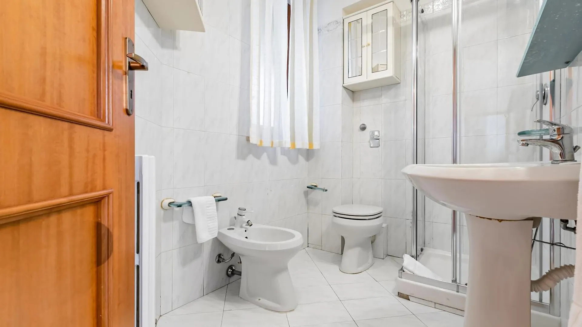 Palazzo Reale & Piazza Indipendenza Roomy Flat Palermo 0*,  Italy