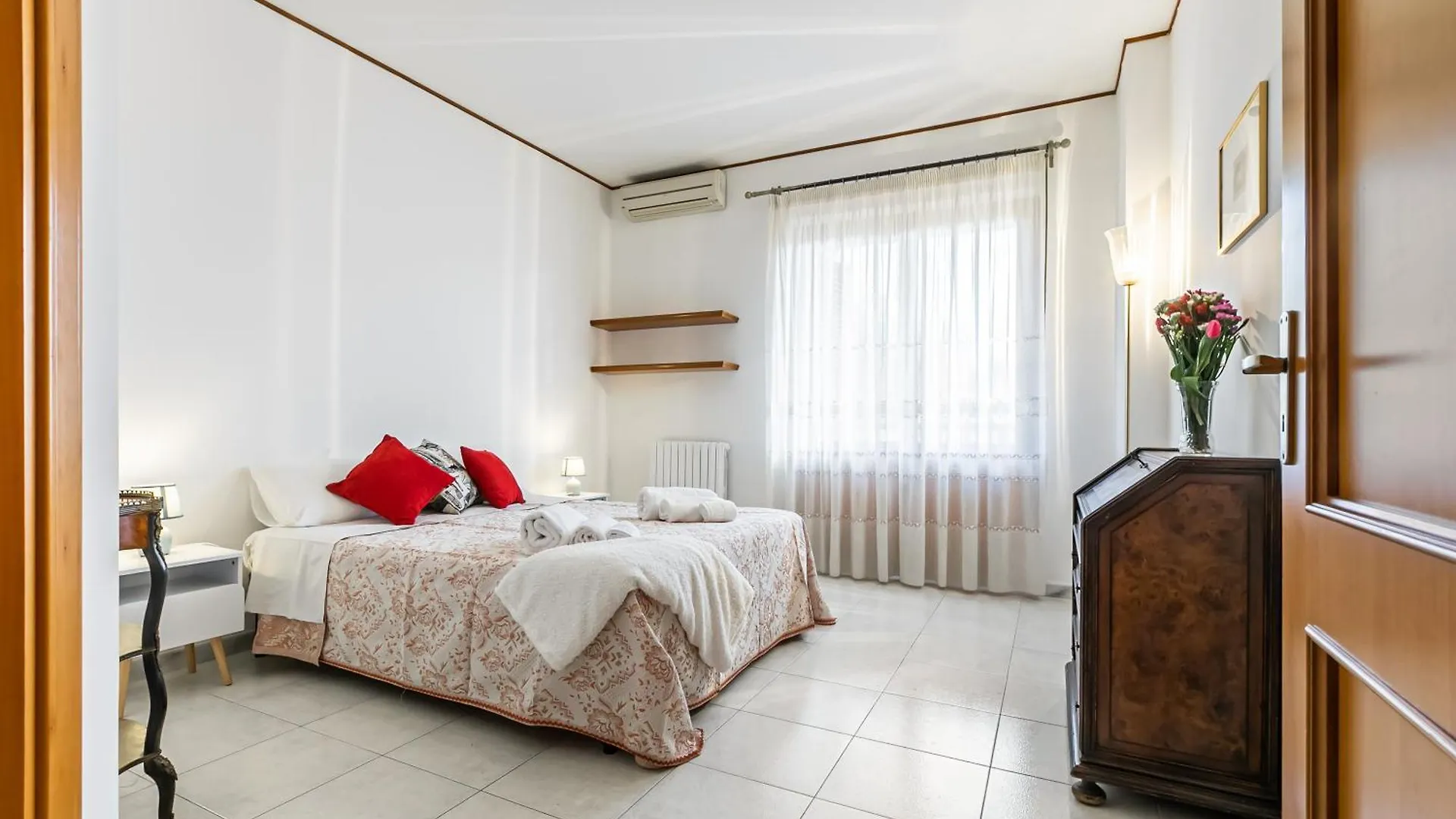 Palazzo Reale & Piazza Indipendenza Roomy Flat Palermo