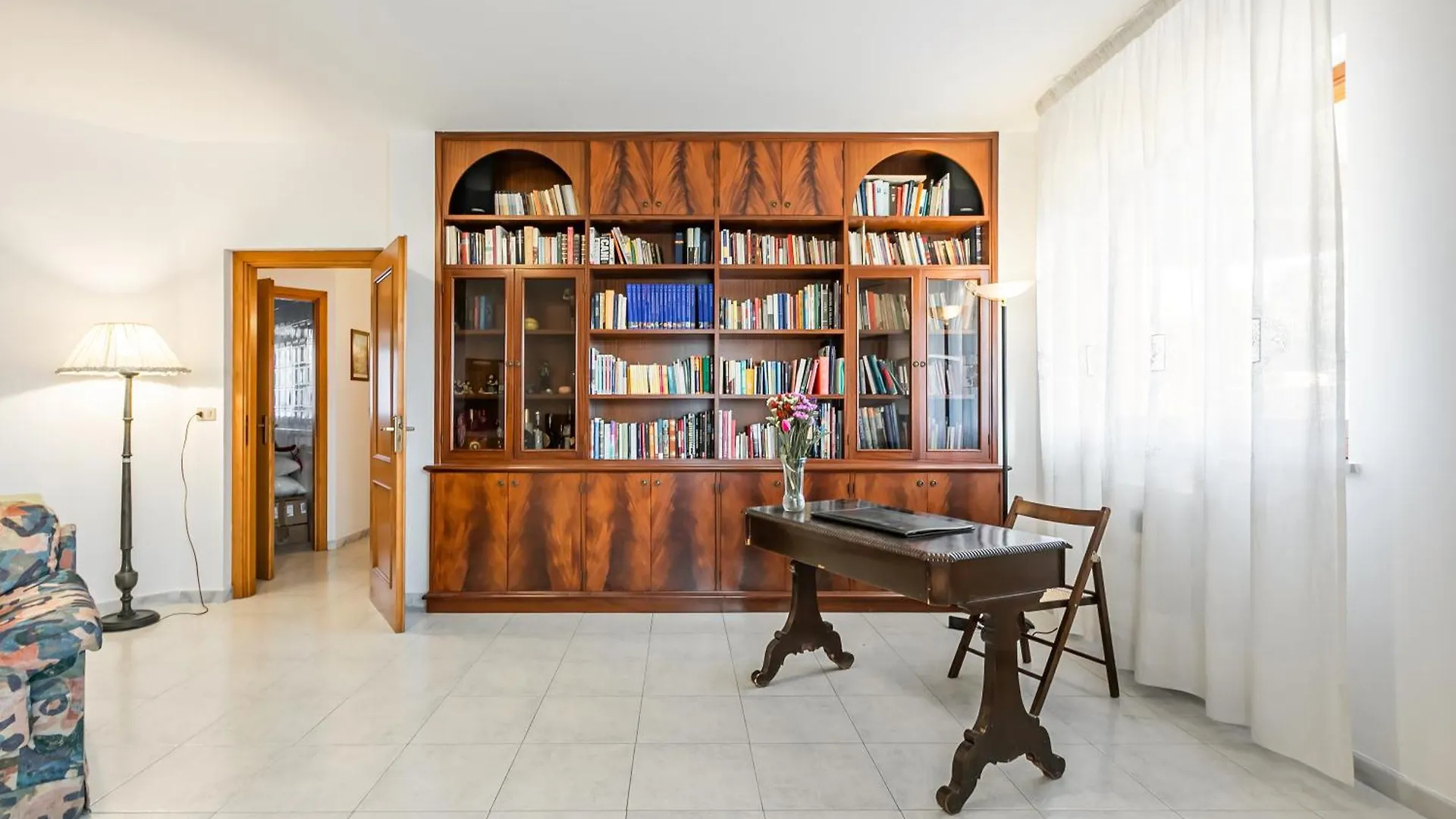 Apartment Palazzo Reale & Piazza Indipendenza Roomy Flat Palermo Italy